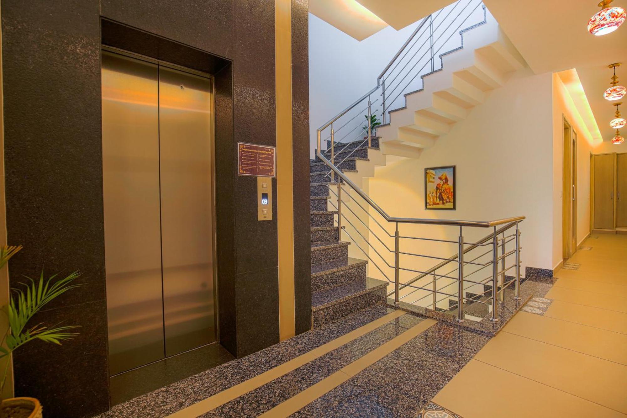 Hotel Golden Stay Амритсар Екстериор снимка