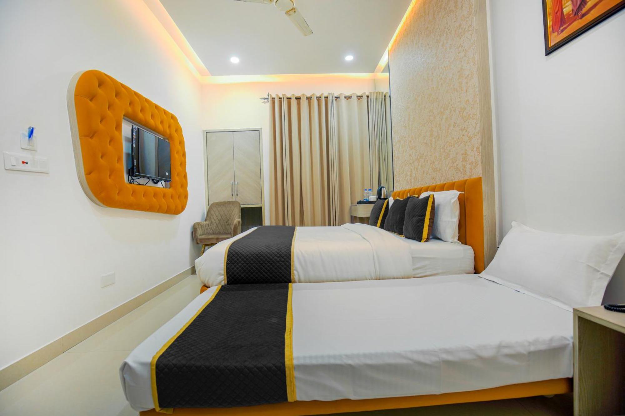 Hotel Golden Stay Амритсар Екстериор снимка